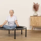 Schwungvoll statt eingerostet, warum das Mini-Trampolin mein Jungbrunnen für Körper und Seele ist
